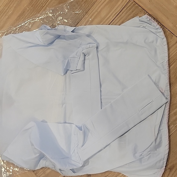 NWT. Puma Women's Lightweigt jacket. - Picture 8 of 15